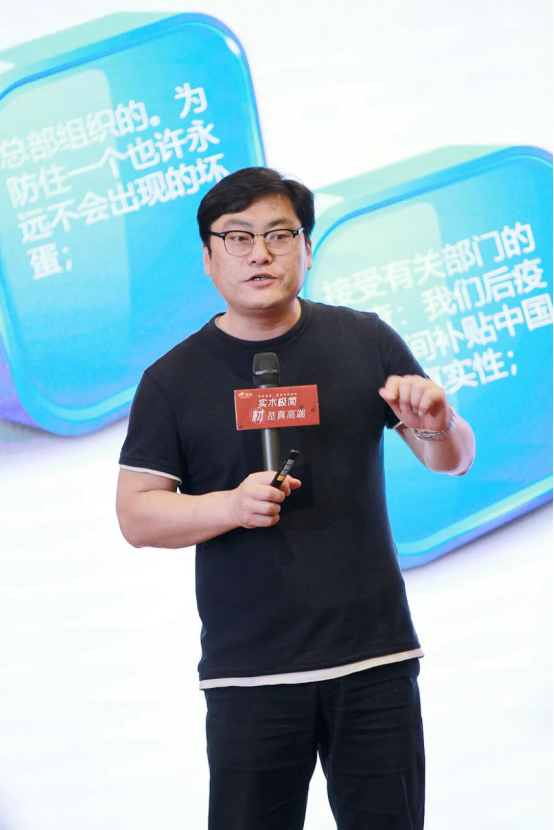 冠牛新品首秀 | 遇見香鉑后，其他衣柜都成了前任