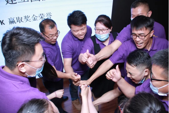 冠牛新品首秀 | 遇見香鉑后，其他衣柜都成了前任