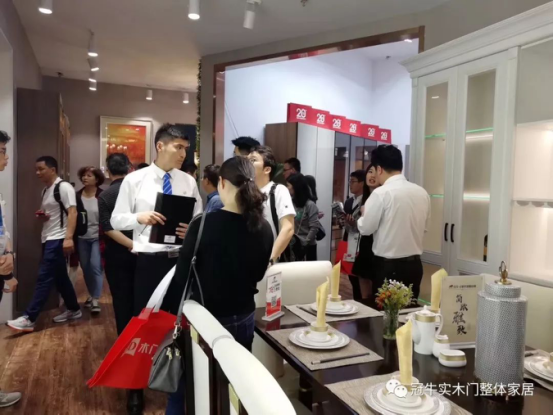 前線直擊！展會(huì)第二天，人潮只增不減，精彩不停歇！！