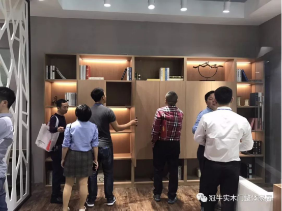 前線直擊！展會(huì)第二天，人潮只增不減，精彩不停歇??！